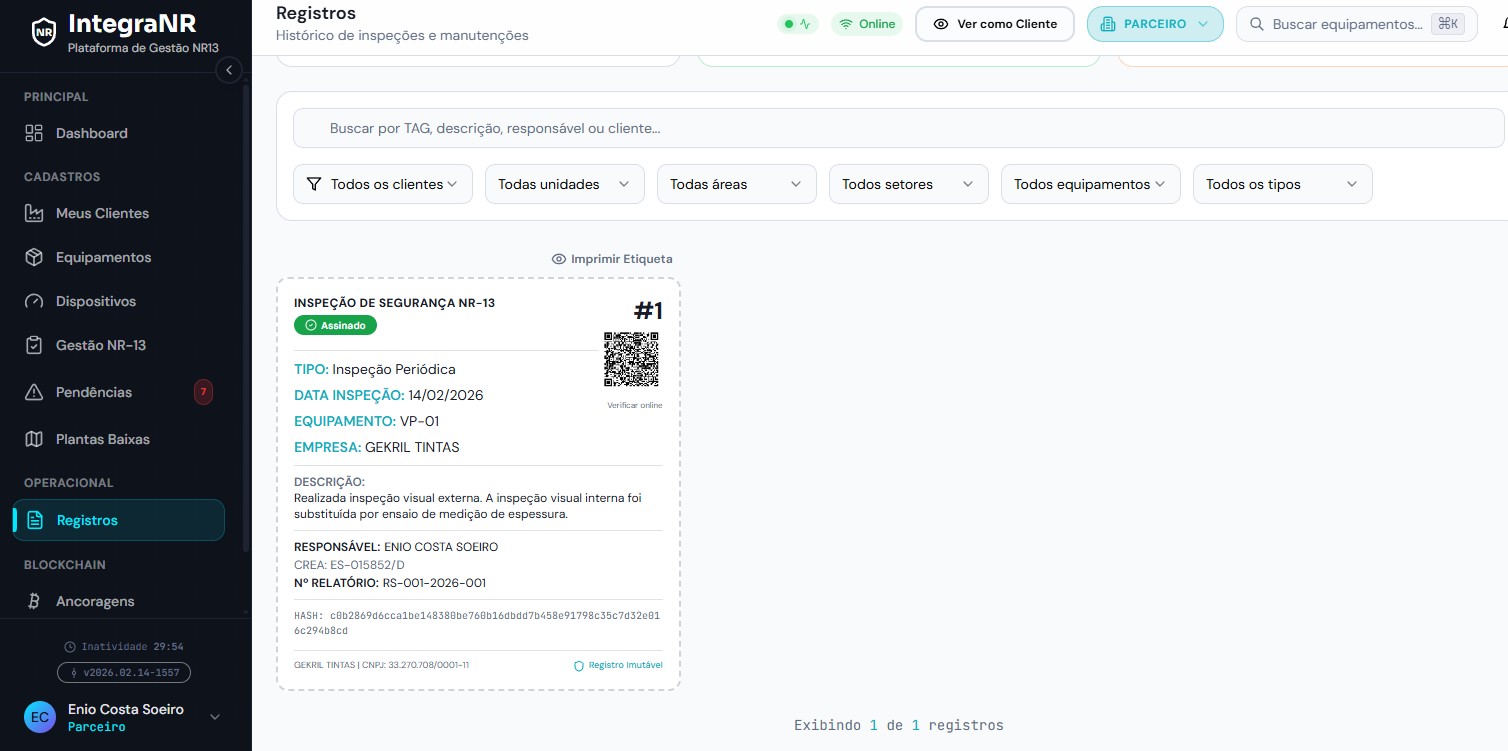 Registro de inspeção de segurança NR-13 assinado, com QR Code de verificação e hash criptográfico
